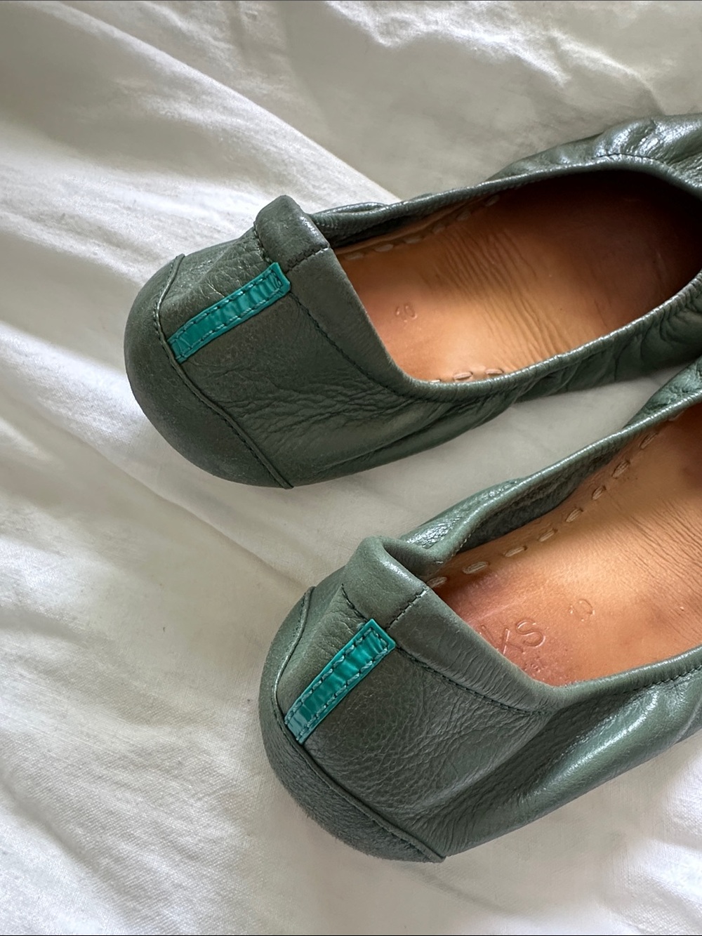 Tieks Green Leather Ballet Flats size 10 - Picture 2 of 8